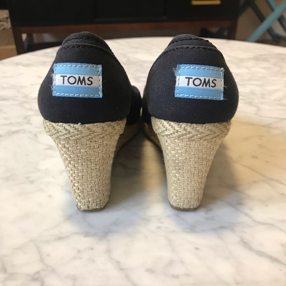 TOMS wedge peep toe heel wedge 5.5